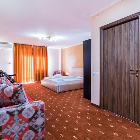 Monte Carlo Reghin Hotel Kültér fotó