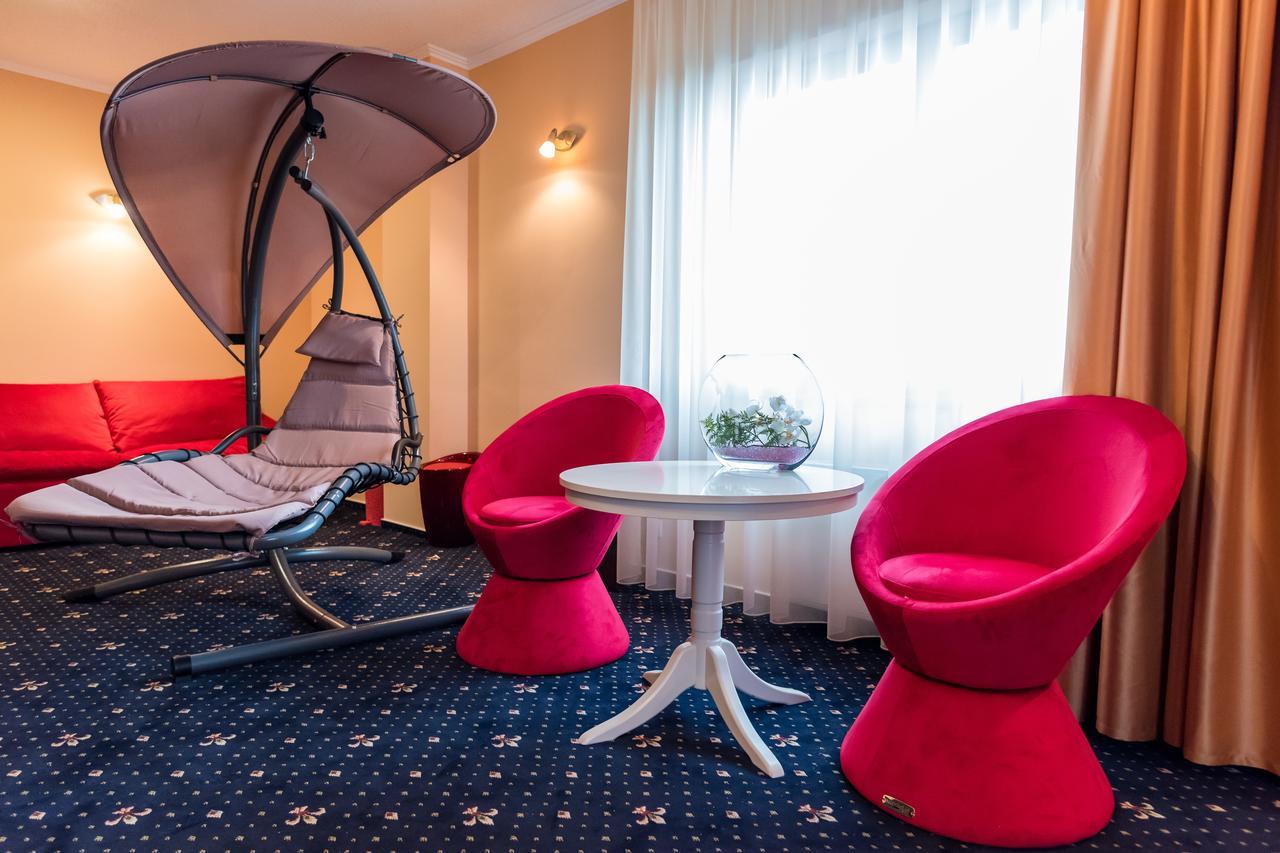 Monte Carlo Reghin Hotel Kültér fotó