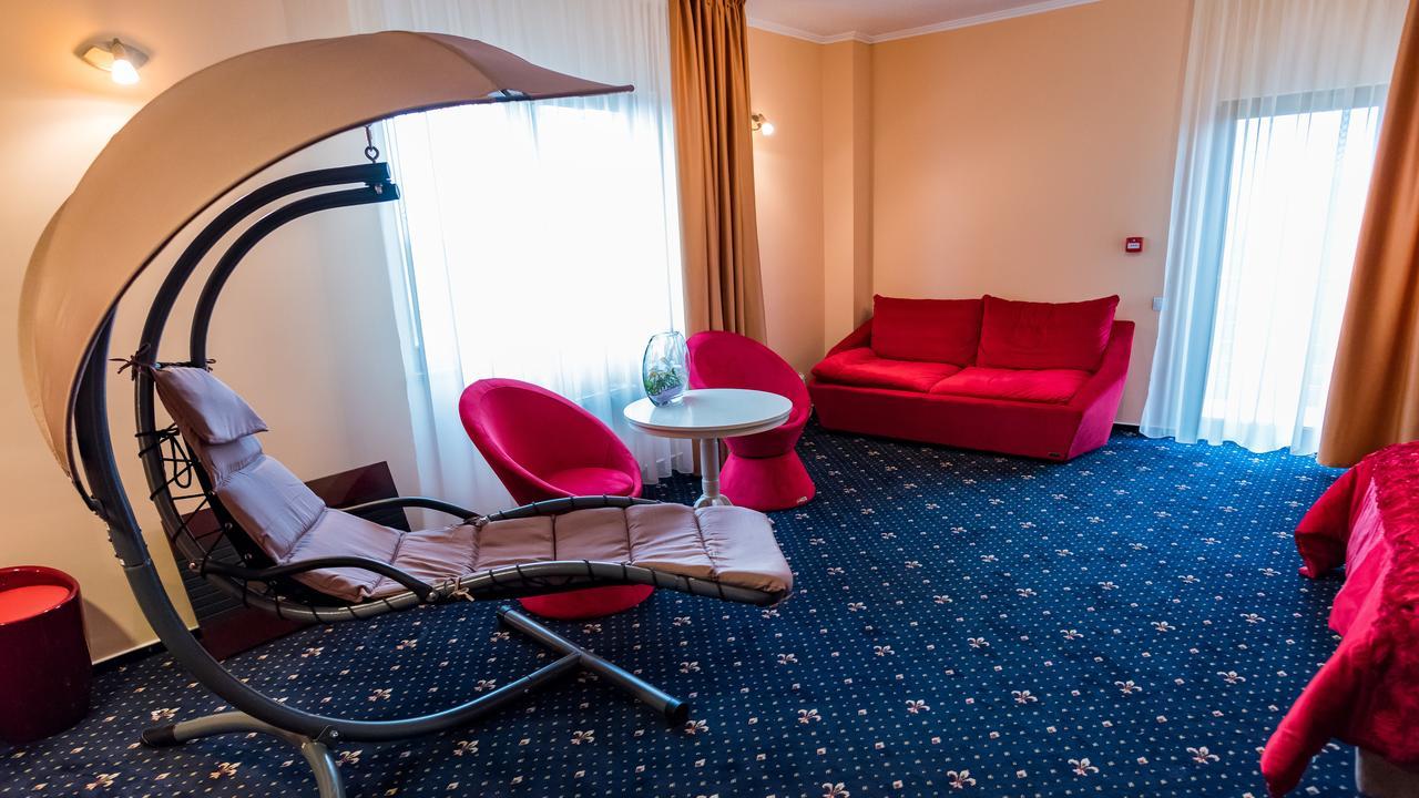 Monte Carlo Reghin Hotel Kültér fotó