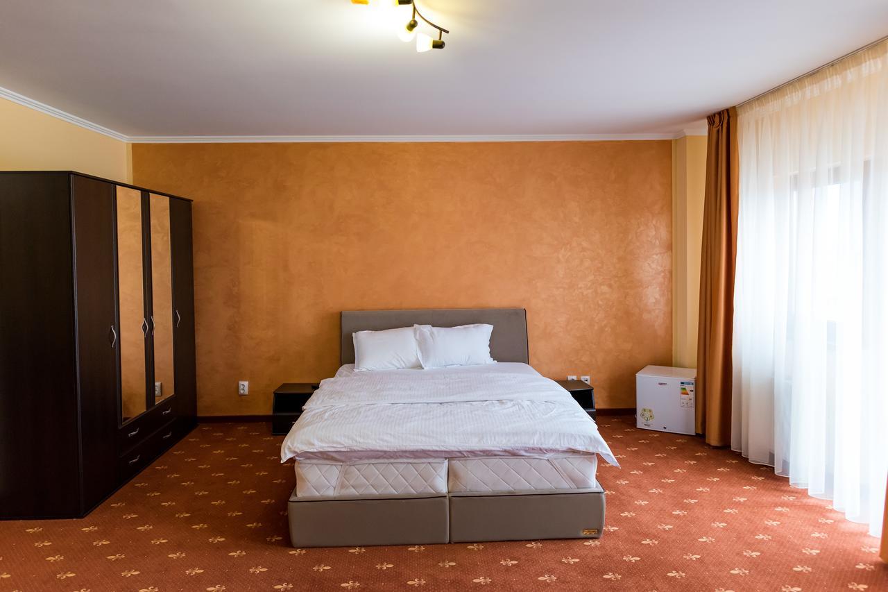 Monte Carlo Reghin Hotel Kültér fotó