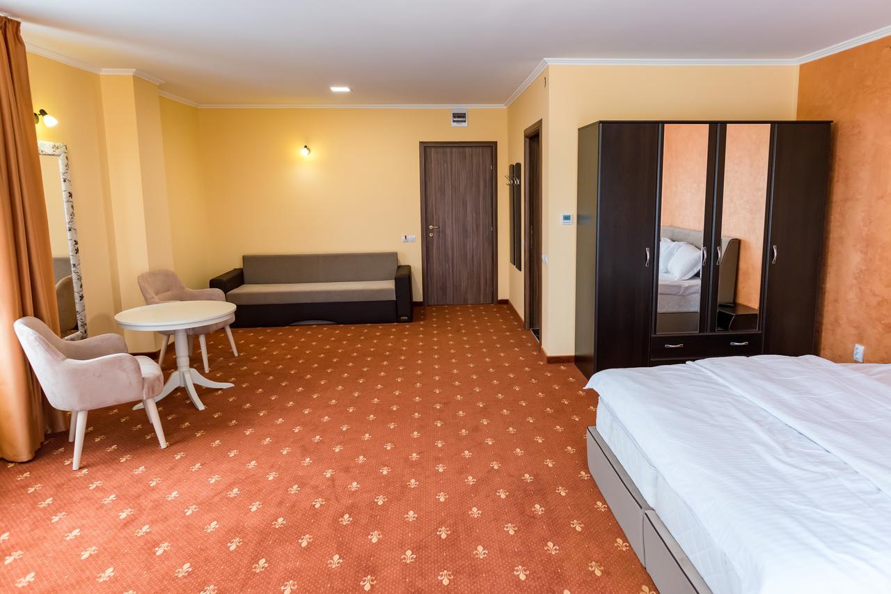 Monte Carlo Reghin Hotel Kültér fotó