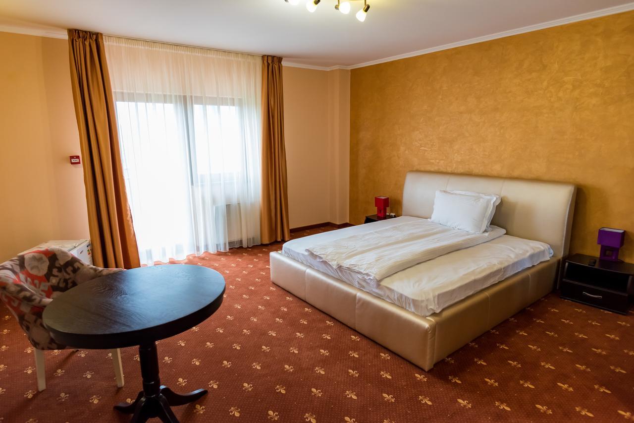Monte Carlo Reghin Hotel Kültér fotó