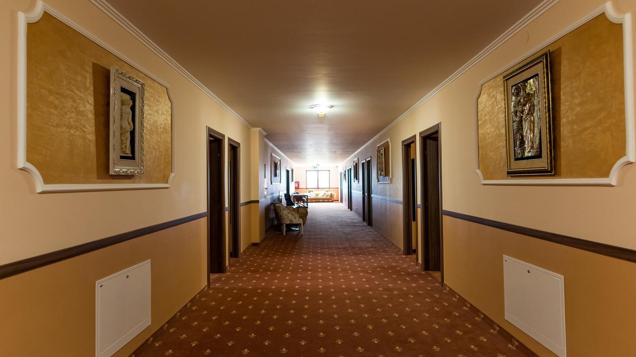 Monte Carlo Reghin Hotel Kültér fotó