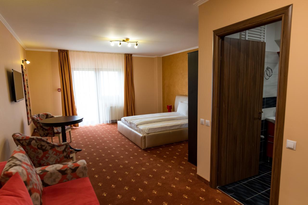 Monte Carlo Reghin Hotel Kültér fotó
